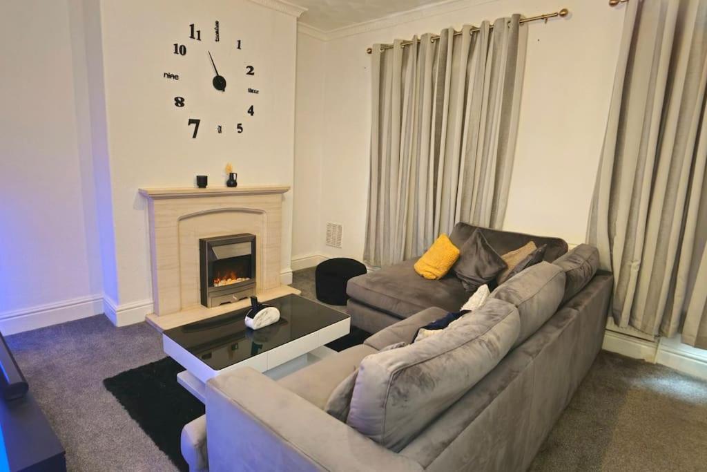Very Cozy 1 Bedroom Flat Apartment Worsley