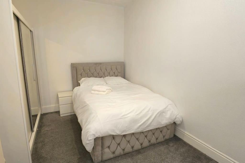 Very Cozy 1 Bedroom Flat Apartment *