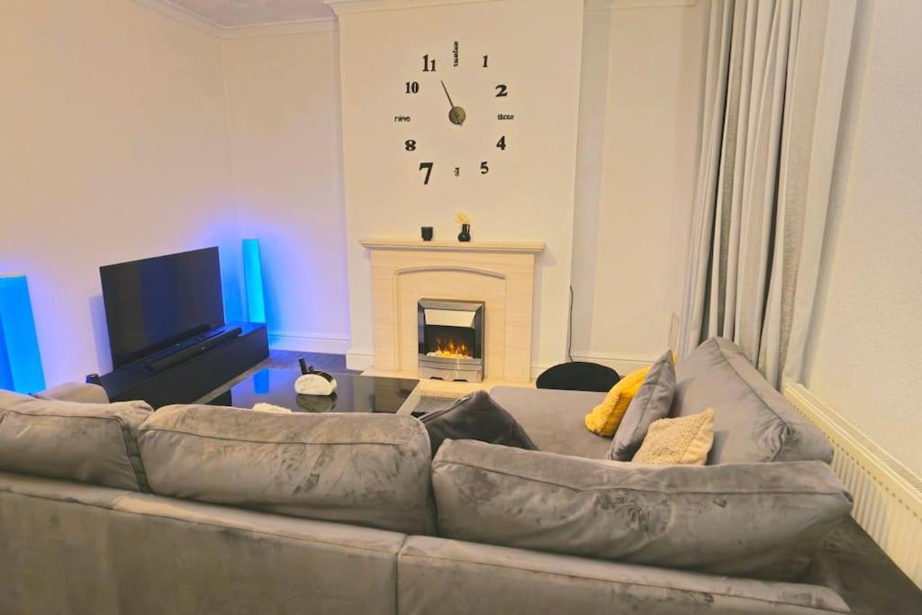 Very Cozy 1 Bedroom Flat Apartment Worsley